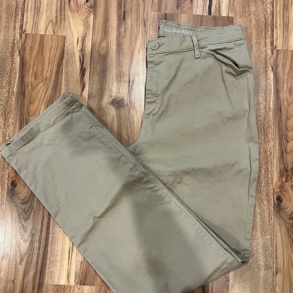 Lee All Day Pant Worn/washed once Straight Leg-Khaki SIZE 12 LONG